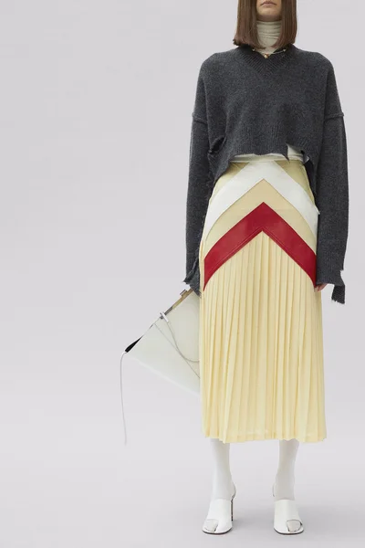 Look 10